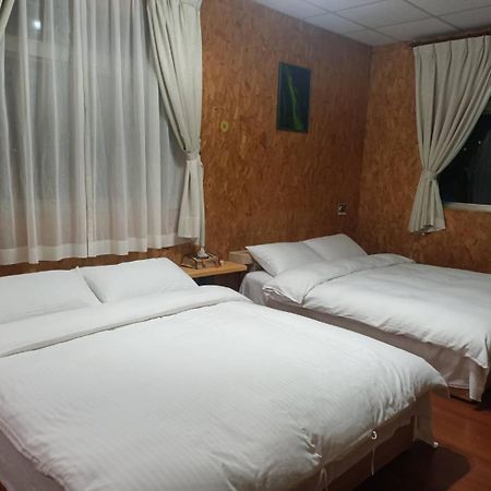 十畝田山莊會館 Hotel Chishang Buitenkant foto
