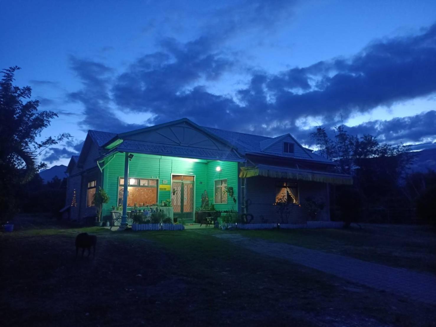 十畝田山莊會館 Hotel Chishang Buitenkant foto