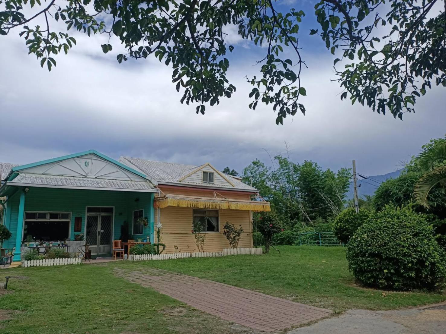 十畝田山莊會館 Hotel Chishang Buitenkant foto
