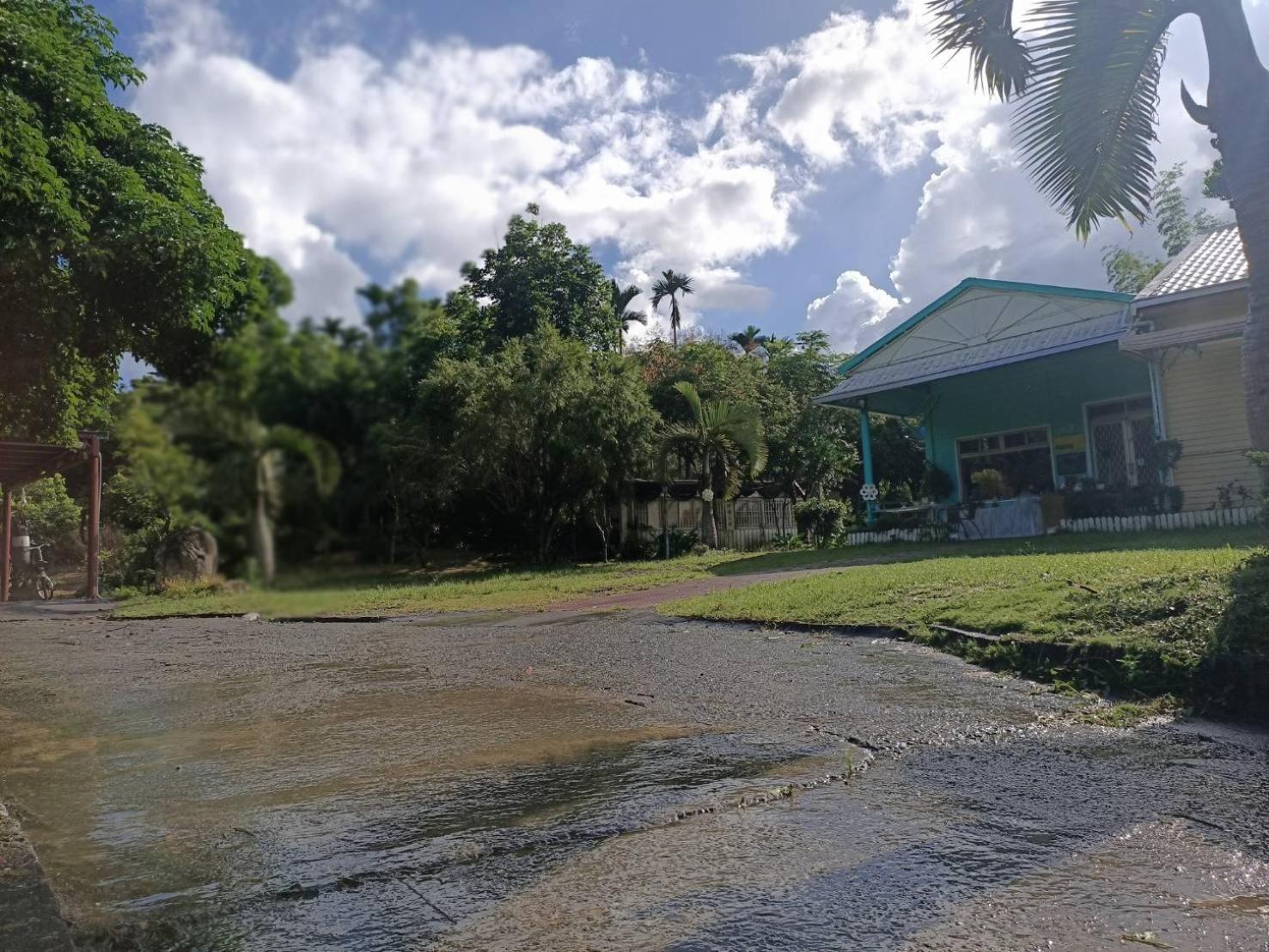 十畝田山莊會館 Hotel Chishang Buitenkant foto