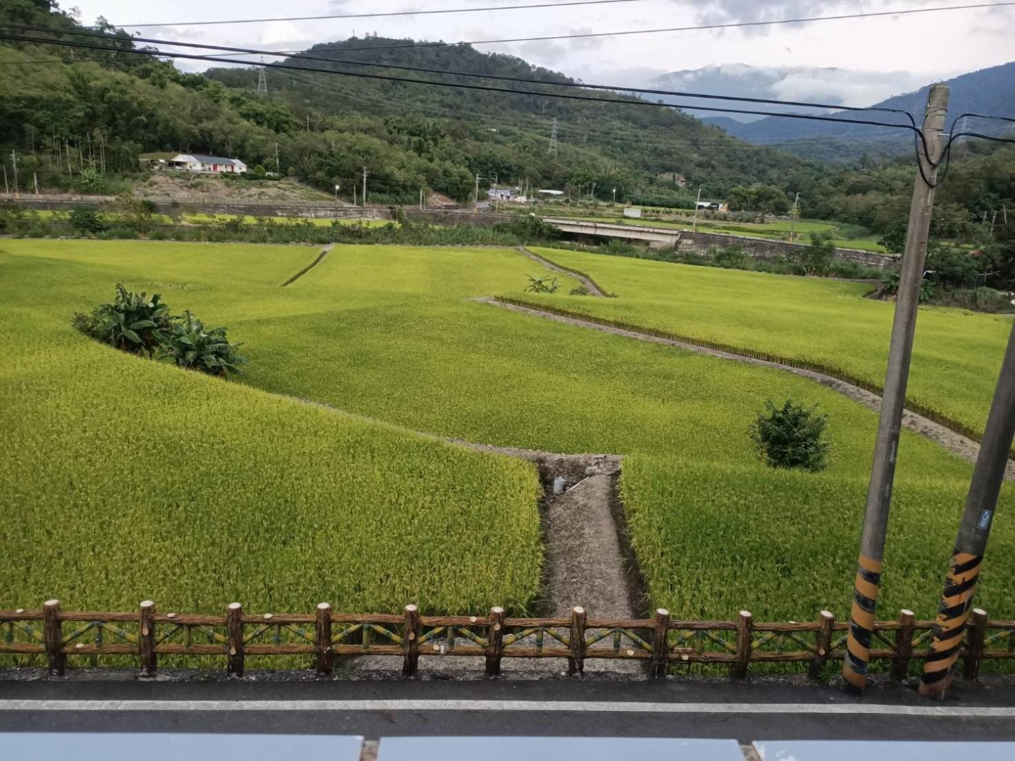 十畝田山莊會館 Hotel Chishang Buitenkant foto